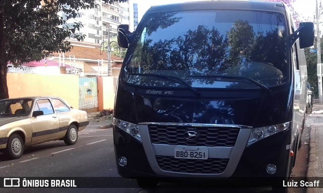 Ônibus Particulares 8251 na cidade de Maringá, Paraná, Brasil, por Luiz Scaff. ID da foto: 6896061.