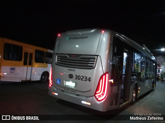 Plataforma Transportes 30234 na cidade de Salvador, Bahia, Brasil, por Matheus Zeferino. ID da foto: 6895478.