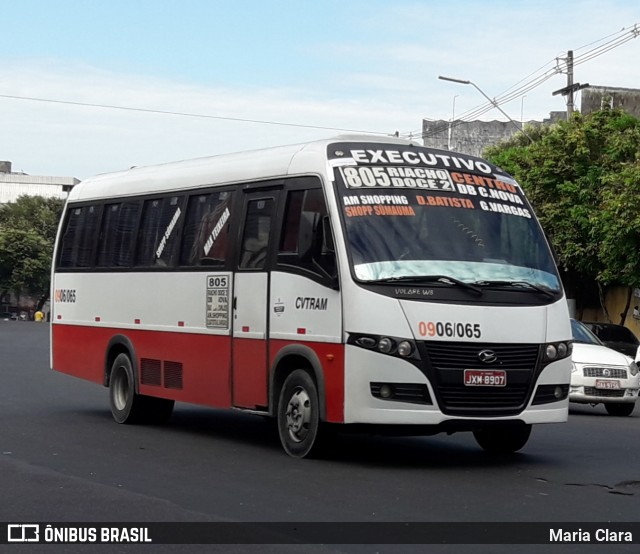 Cooperativas de Transporte Executivo 0906/065 na cidade de Manaus, Amazonas, Brasil, por Maria Clara. ID da foto: 6896655.