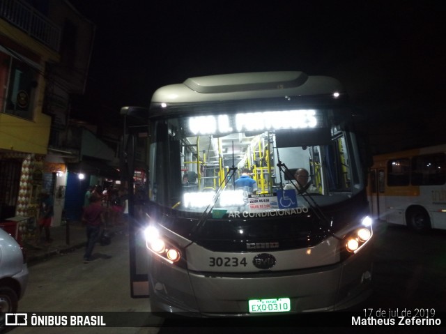 Plataforma Transportes 30234 na cidade de Salvador, Bahia, Brasil, por Matheus Zeferino. ID da foto: 6897306.