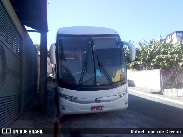 Ônibus Particulares 5825 na cidade de São Paulo, São Paulo, Brasil, por Rafael Lopes de Oliveira. Número da foto: #6909463.