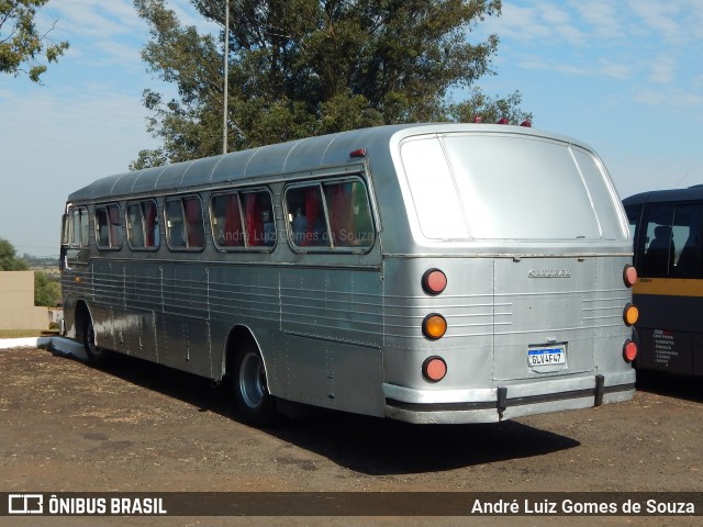 Ônibus Particulares 4F47 na cidade de Cambé, Paraná, Brasil, por André Luiz Gomes de Souza. Número da foto: #6911302.
