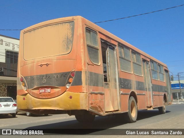 Escolares 1276 na cidade de Ji-Paraná, Rondônia, Brasil, por Gian Lucas  Santana Zardo. Número da foto: #6917497.