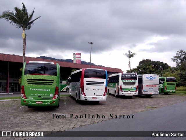 Auto Viação Catarinense 3345 na cidade de Jaraguá do Sul, Santa Catarina, Brasil, por Paulinho Sartor. Número da foto: #6917157.