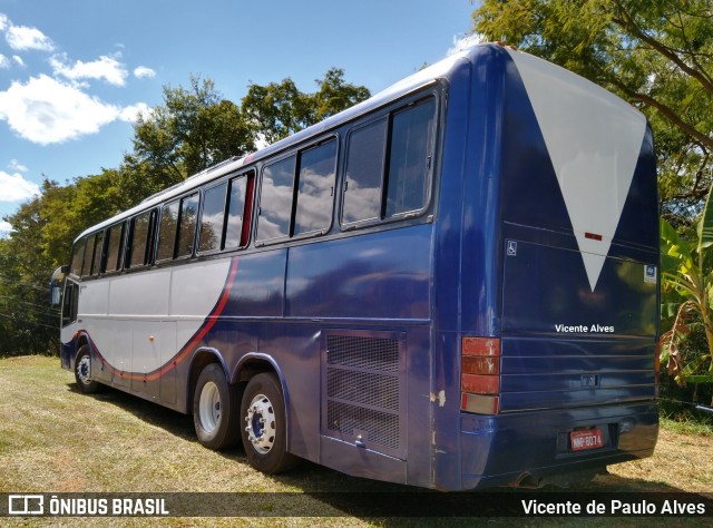 Ônibus Particulares 8074 na cidade de Araxá, Minas Gerais, Brasil, por Vicente de Paulo Alves. ID da foto: 6921953.