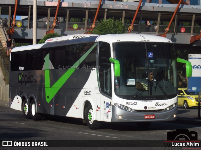 Nova Opção Turismo 1850 na cidade de Rio de Janeiro, Rio de Janeiro, Brasil, por Lucas Alvim. ID da foto: 6926224.