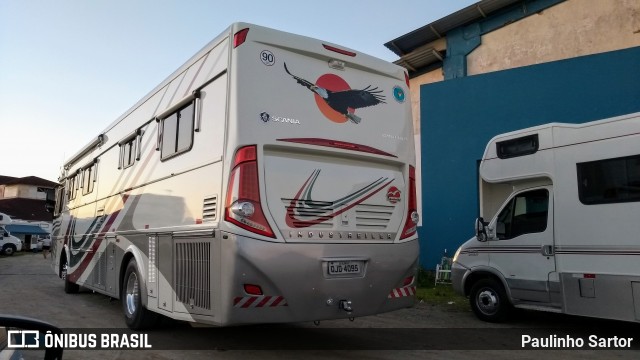 Motorhomes 4095 na cidade de Balneário Barra do Sul, Santa Catarina, Brasil, por Paulinho Sartor. Número da foto: #6856700.