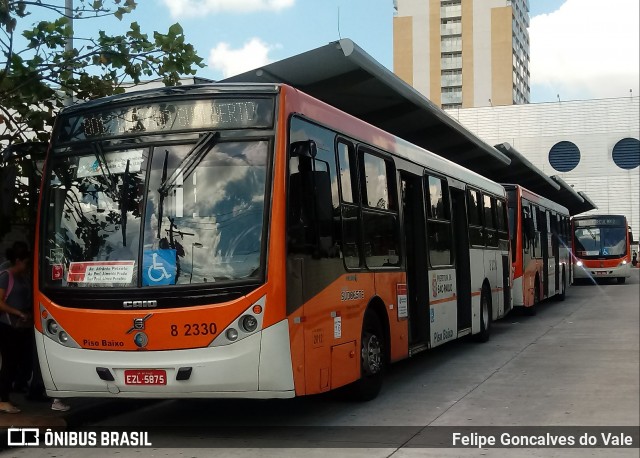 Viação Gato Preto 8 2330 na cidade de São Paulo, São Paulo, Brasil, por Felipe Goncalves do Vale. ID da foto: 6929281.