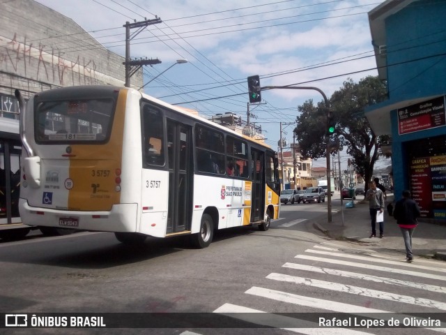 Upbus Qualidade em Transportes 3 5757 na cidade de São Paulo, São Paulo, Brasil, por Rafael Lopes de Oliveira. ID da foto: 6930017.