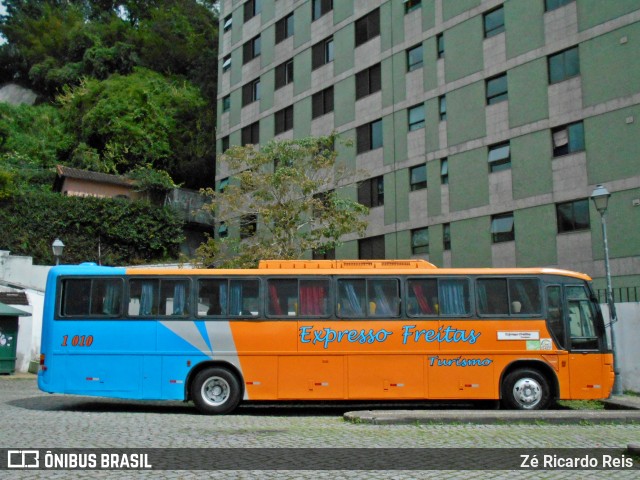 Expresso Freitas Turismo 1010 na cidade de Petrópolis, Rio de Janeiro, Brasil, por Zé Ricardo Reis. Número da foto: #6863389.