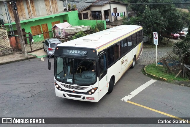 Viação Giratur 1420 na cidade de Caxias do Sul, Rio Grande do Sul, Brasil, por Carlos Gabriel. Número da foto: #6868716.