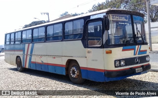 Ônibus Particulares 5444 na cidade de Matozinhos, Minas Gerais, Brasil, por Vicente de Paulo Alves. Número da foto: #6934541.