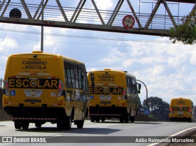 Escolares F2400 na cidade de Belo Horizonte, Minas Gerais, Brasil, por Adão Raimundo Marcelino. ID da foto: 6961657.