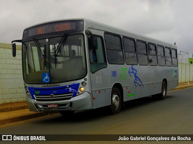 Rosa Turismo 1009 na cidade de Vitória da Conquista, Bahia, Brasil, por João Gabriel Gonçalves da Rocha. ID da foto: 6960768.