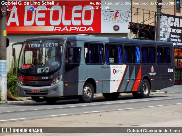 Viação Imigrantes 4300 na cidade de São Bernardo do Campo, São Paulo, Brasil, por Gabriel Giacomin de Lima. Número da foto: #6960613.