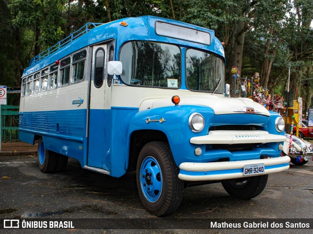 Ônibus Particulares 9240 na cidade de Poços de Caldas, Minas Gerais, Brasil, por Matheus Gabriel dos Santos. Número da foto: #6964666.