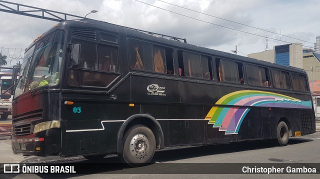 Pin Buses 05 na cidade de San José, San José, Costa Rica, por Christopher Gamboa. Número da foto: #6967516.