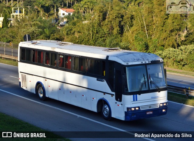Ônibus Particulares 5465 na cidade de Santa Isabel, São Paulo, Brasil, por Rudnei Aparecido da Silva. Número da foto: #6968760.
