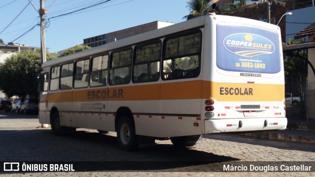 Escolares 1304 na cidade de Alegre, Espírito Santo, Brasil, por Márcio Douglas Castellar. Número da foto: #6972694.