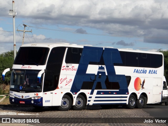 Falcão Real 6000 na cidade de Juazeiro, Bahia, Brasil, por João Victor. Número da foto: #6975356.