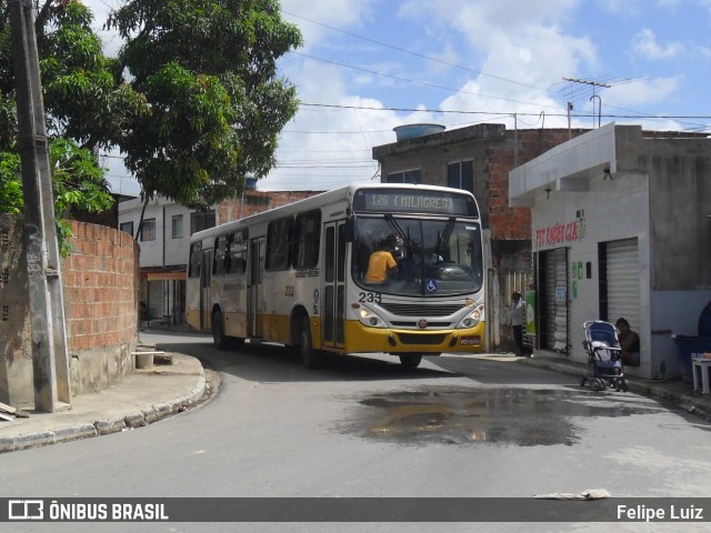 Empresa Metropolitana 233 na cidade de Recife, Pernambuco, Brasil, por Felipe Luiz. Número da foto: #6979509.