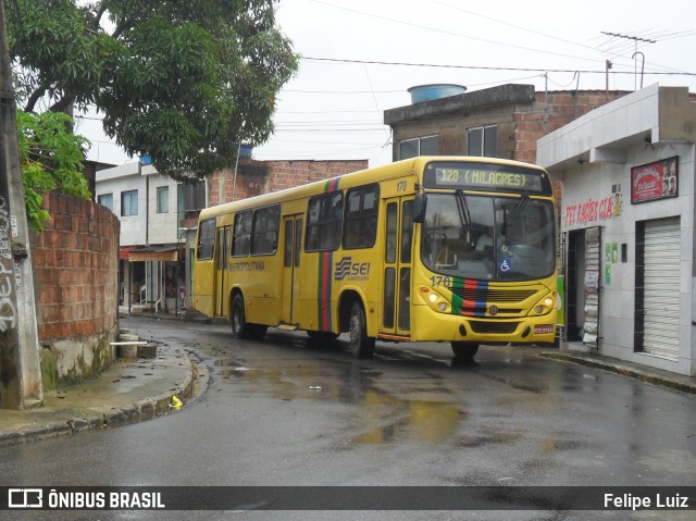 Empresa Metropolitana 170 na cidade de Recife, Pernambuco, Brasil, por Felipe Luiz. Número da foto: #6979514.