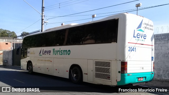 Leve Turismo 2041 na cidade de São Paulo, São Paulo, Brasil, por Francisco Mauricio Freire. ID da foto: 6983417.