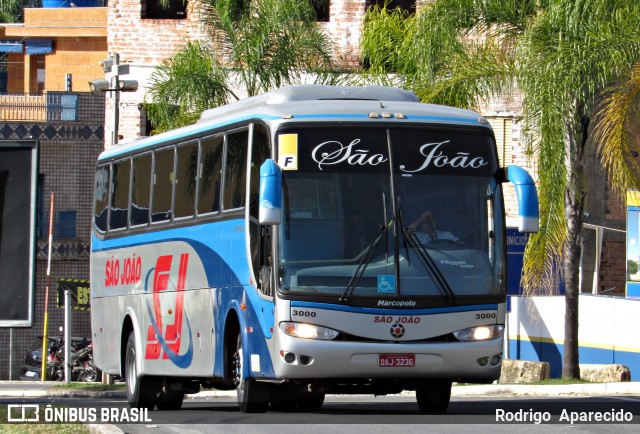 São João Turismo 3000 na cidade de Aparecida, São Paulo, Brasil, por Rodrigo  Aparecido. ID da foto: 6985805.