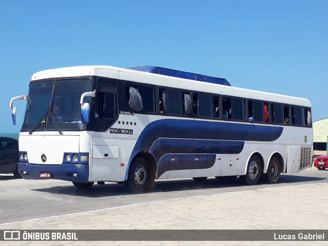 Ônibus Particulares 8135 na cidade de Luís Correia, Piauí, Brasil, por Lucas Gabriel. Número da foto: #6985179.