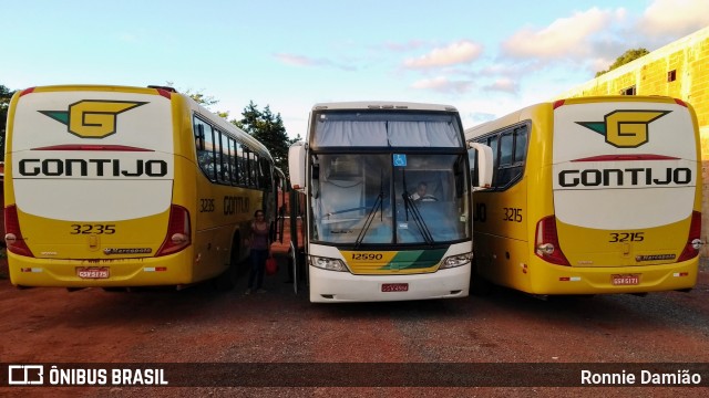 Empresa Gontijo de Transportes 12590 na cidade de Leme do Prado, Minas Gerais, Brasil, por Ronnie Damião. Número da foto: #6936639.