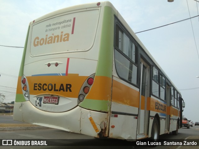 Escolares 9323 na cidade de Ji-Paraná, Rondônia, Brasil, por Gian Lucas  Santana Zardo. Número da foto: #6988676.