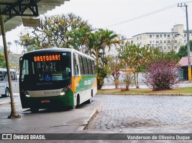 Empresa de Ônibus e Turismo Pedro Antônio RJ 126.005 na cidade de Valença, Rio de Janeiro, Brasil, por Vanderson de Oliveira Duque. Número da foto: #6990759.