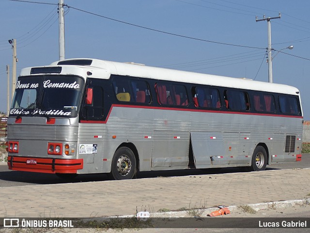 Ônibus Particulares 7174 na cidade de Luís Correia, Piauí, Brasil, por Lucas Gabriel. ID da foto: 6991107.