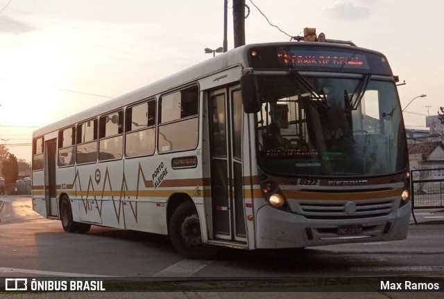 Companhia Carris Porto-Alegrense 0522 na cidade de Porto Alegre, Rio Grande do Sul, Brasil, por Max Ramos. Número da foto: #6993656.