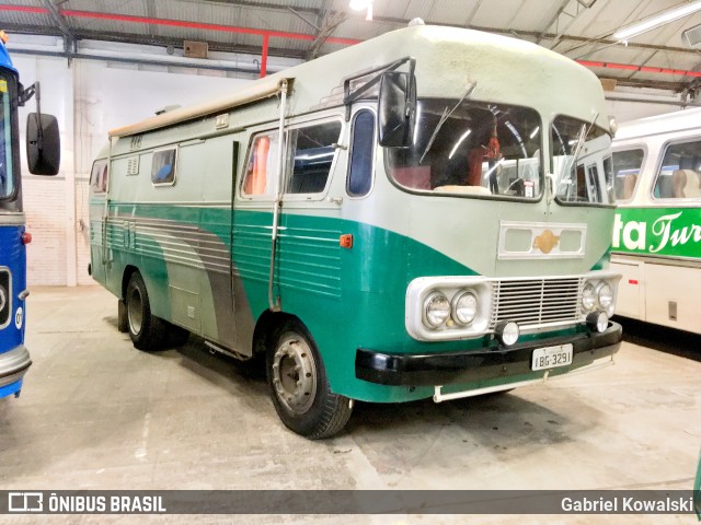 Motorhomes 3291 na cidade de Novo Hamburgo, Rio Grande do Sul, Brasil, por Gabriel Kowalski. Número da foto: #6996256.