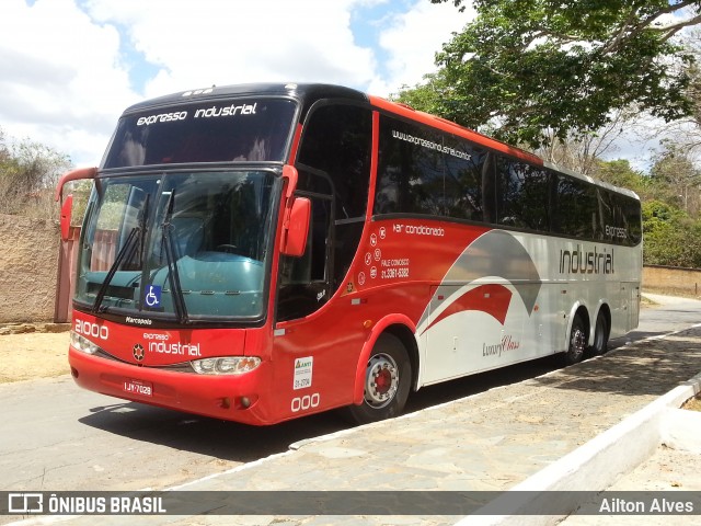 Expresso Industrial Turismo 21000 na cidade de Cordisburgo, Minas Gerais, Brasil, por Ailton Alves. Número da foto: #6995839.