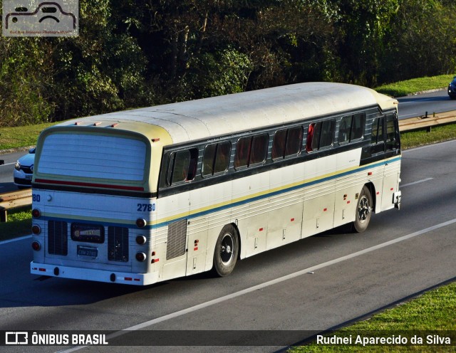 Ônibus Particulares 2780 na cidade de Santa Isabel, São Paulo, Brasil, por Rudnei Aparecido da Silva. Número da foto: #7003273.