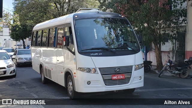 Ônibus Particulares 8361 na cidade de Divinópolis, Minas Gerais, Brasil, por Ailton Alves. Número da foto: #7003908.