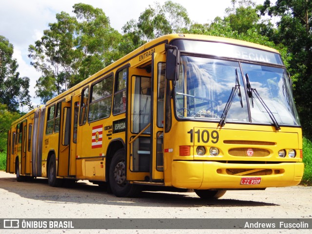 Empresa Nossa Senhora da Glória 1109 na cidade de Blumenau, Santa Catarina, Brasil, por Andrews  Fuscolin. Número da foto: #7003496.