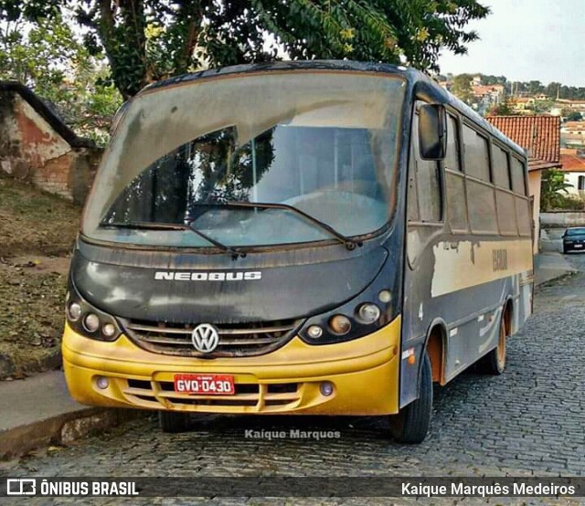 Ônibus Particulares 2004 na cidade de Bonfim, Minas Gerais, Brasil, por Kaique Marquês Medeiros . Número da foto: #7005136.