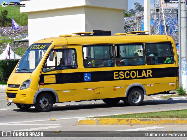 Ônibus Particulares EHE1115 na cidade de Embu das Artes, São Paulo, Brasil, por Guilherme Estevan. Número da foto: #7007701.