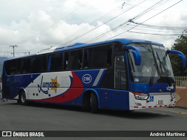 Lumaca C-190 na cidade de Cartago, Cartago, Costa Rica, por Andrés Martínez Rodríguez. Número da foto: #7011926.