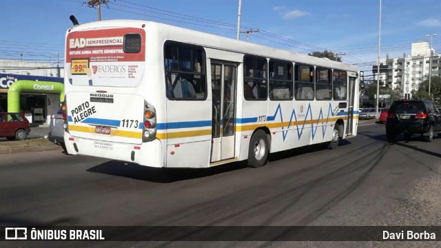 Trevo Transportes Coletivos 1173 na cidade de Porto Alegre, Rio Grande do Sul, Brasil, por Davi Borba. Número da foto: #7012225.