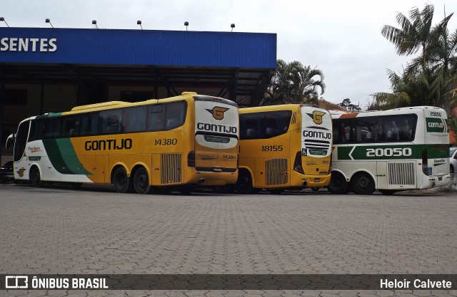Empresa Gontijo de Transportes 14380 na cidade de Paraíba do Sul, Rio de Janeiro, Brasil, por Heloir Calvete. Número da foto: #7017005.
