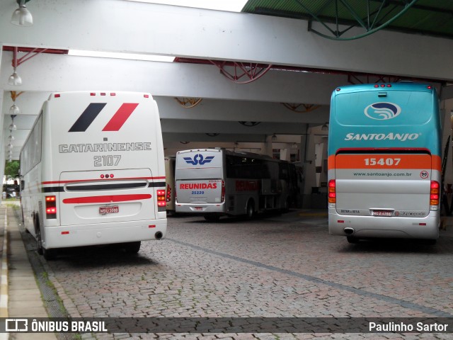 Auto Viação Catarinense 2107 na cidade de Joinville, Santa Catarina, Brasil, por Paulinho Sartor. Número da foto: #6946677.
