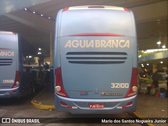 Viação Águia Branca 32100 na cidade de Salvador, Bahia, Brasil, por Mario dos Santos Nogueira Junior. ID da foto: 6948037.