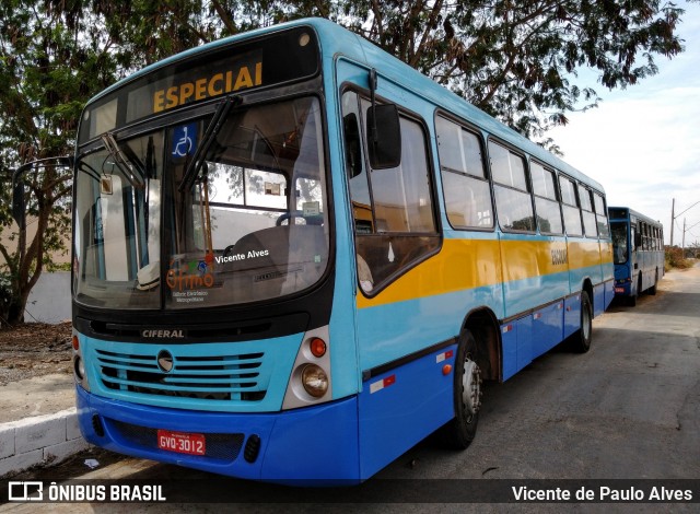 Escolares 3012 na cidade de Perdigão, Minas Gerais, Brasil, por Vicente de Paulo Alves. ID da foto: 6951570.