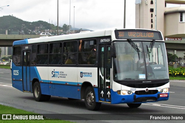 Transol Transportes Coletivos 0225 na cidade de Florianópolis, Santa Catarina, Brasil, por Francisco Ivano. ID da foto: 6955108.