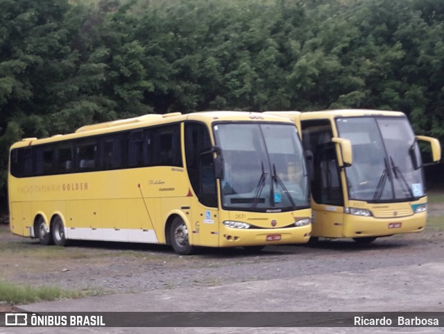 Viação Itapemirim 5871 na cidade de Paraíba do Sul, Rio de Janeiro, Brasil, por Ricardo  Barbosa. ID da foto: 6956517.