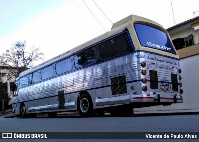 Itaúna Transporte Turístico 9022 na cidade de Itaúna, Minas Gerais, Brasil, por Vicente de Paulo Alves. Número da foto: #6958158.